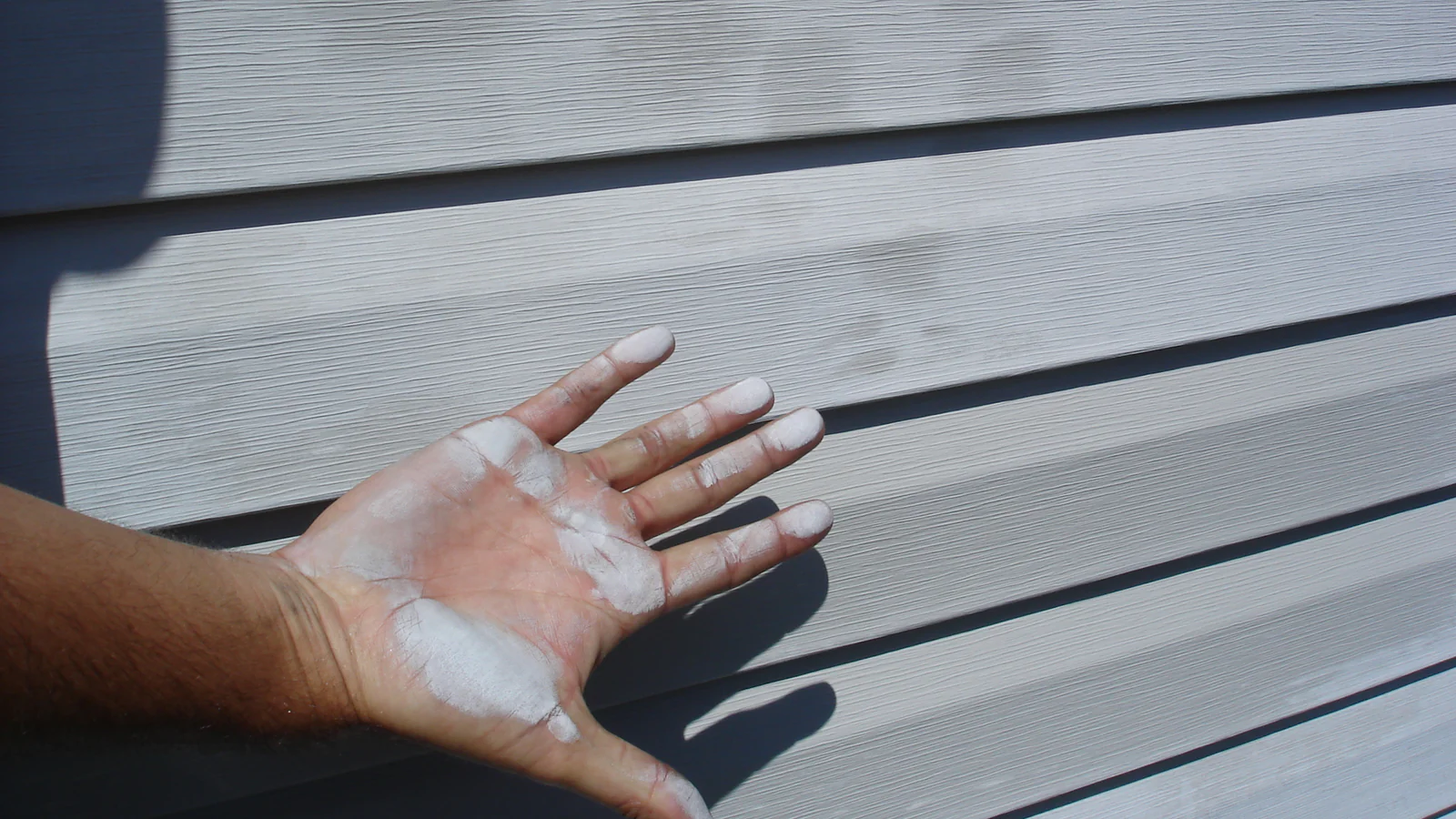 Example of chalky, oxidized vinyl siding